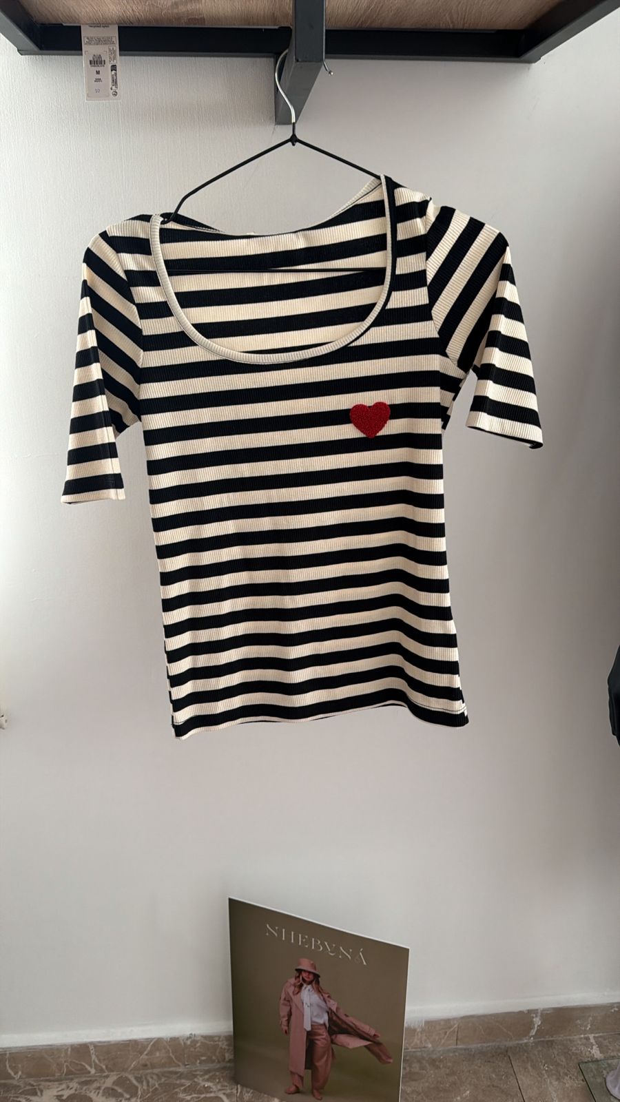 Linen T shirt b&w